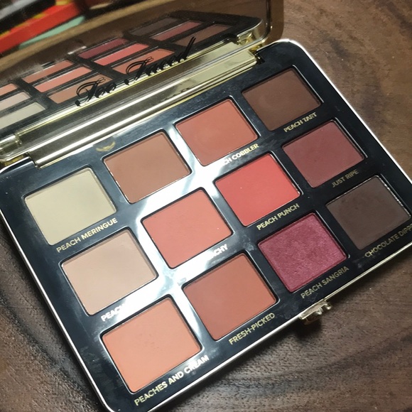 Too Faced Peachy Mattes - Picture 3 of 3